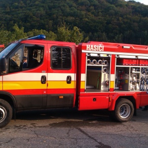 Odovzdávanie nového hasičského vozidla rýchleho zásahu Iveco, rok 2015